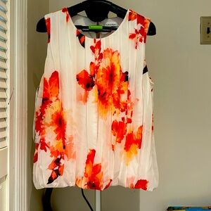 Use blouse. Very cute. Good condition.